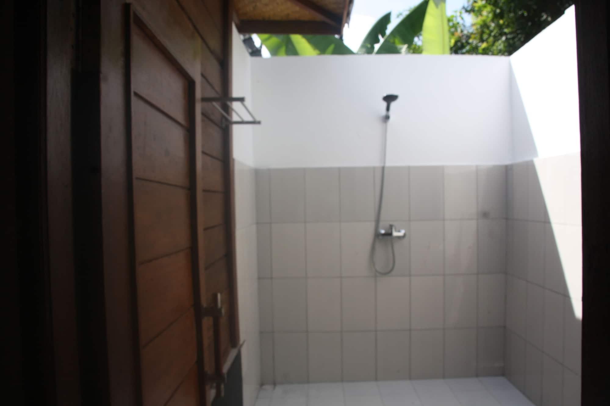 Color Cottage Gili Air Exterior photo