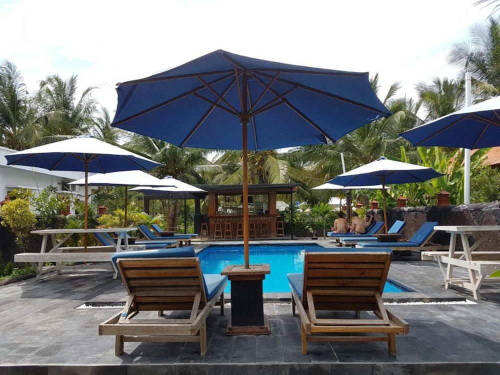 Color Cottage Gili Air Exterior photo