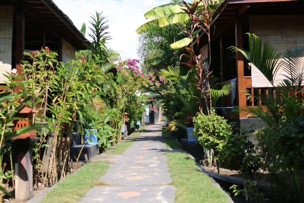 Color Cottage Gili Air Exterior photo