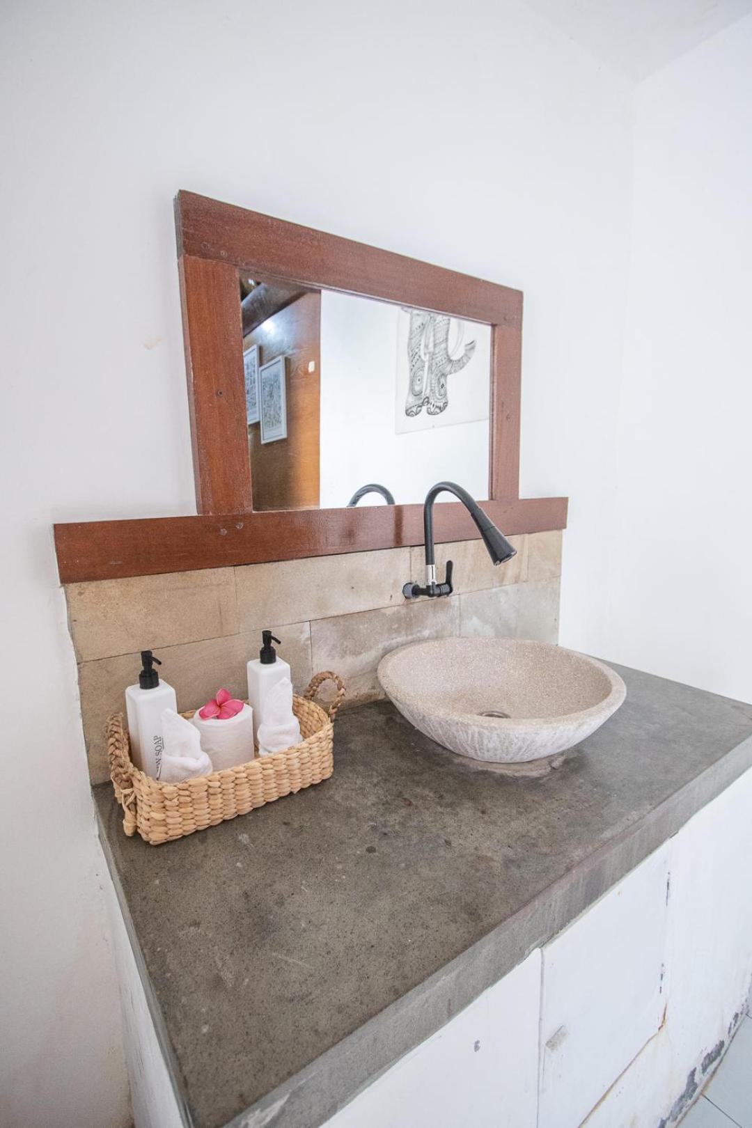 Color Cottage Gili Air Room photo
