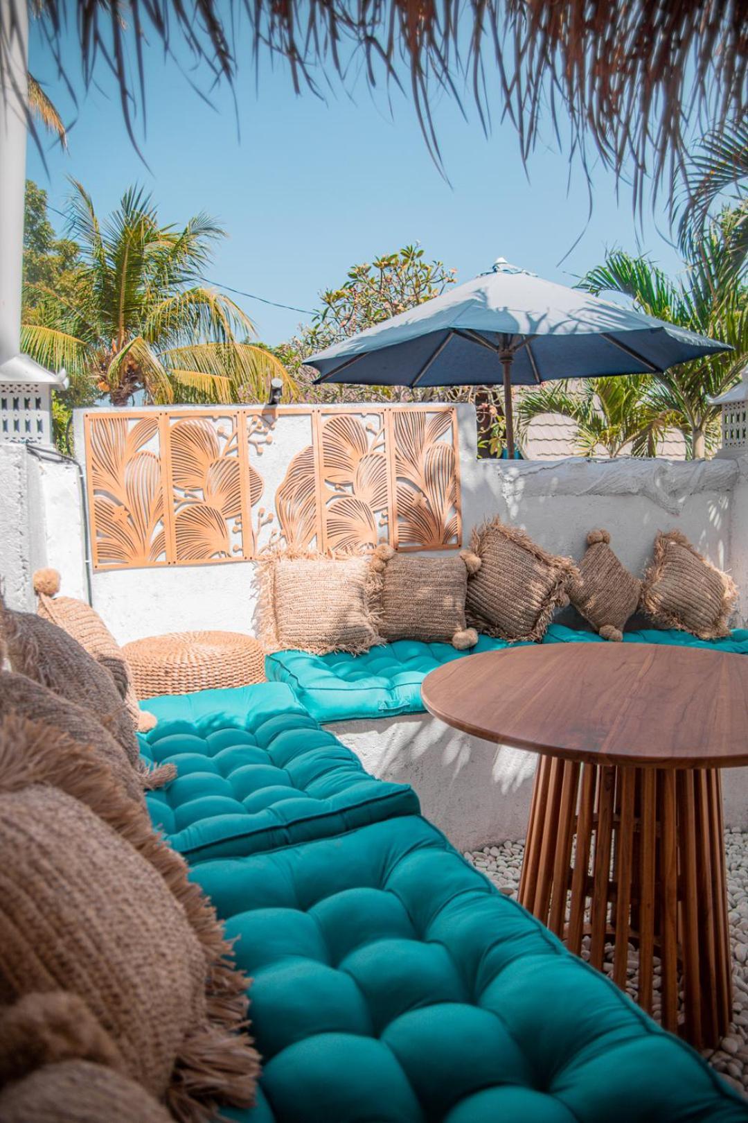 Color Cottage Gili Air Exterior photo