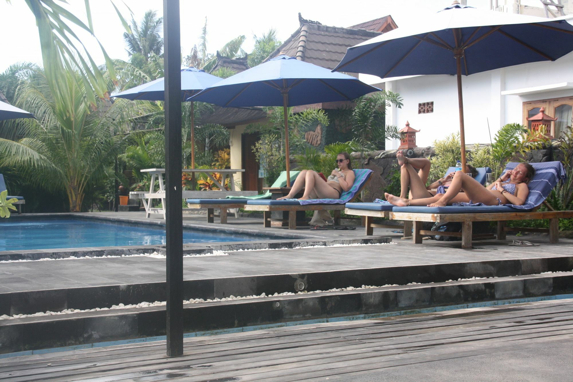 Color Cottage Gili Air Exterior photo
